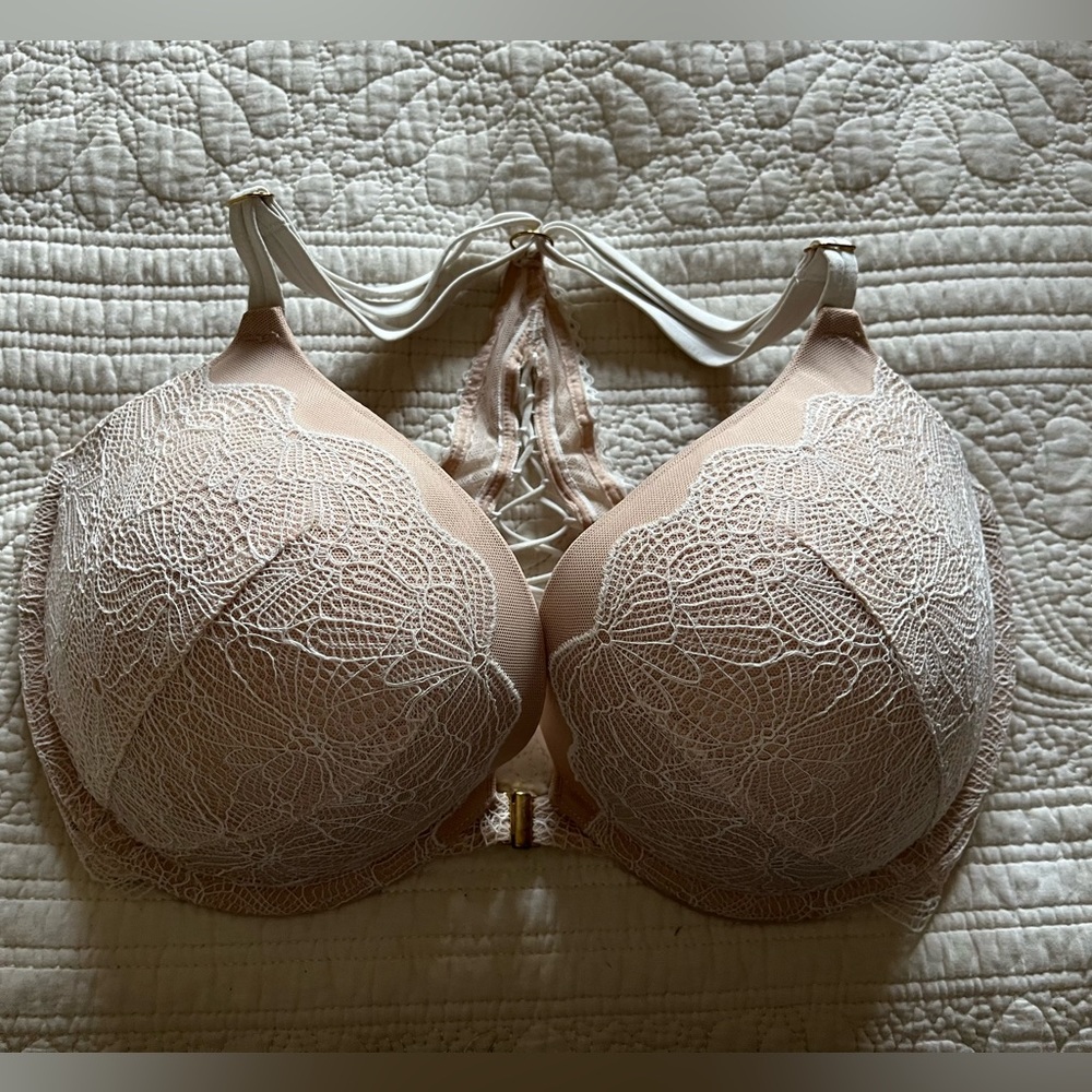 Victoria’s Secret very sexy, push-up bra with lace and front closure